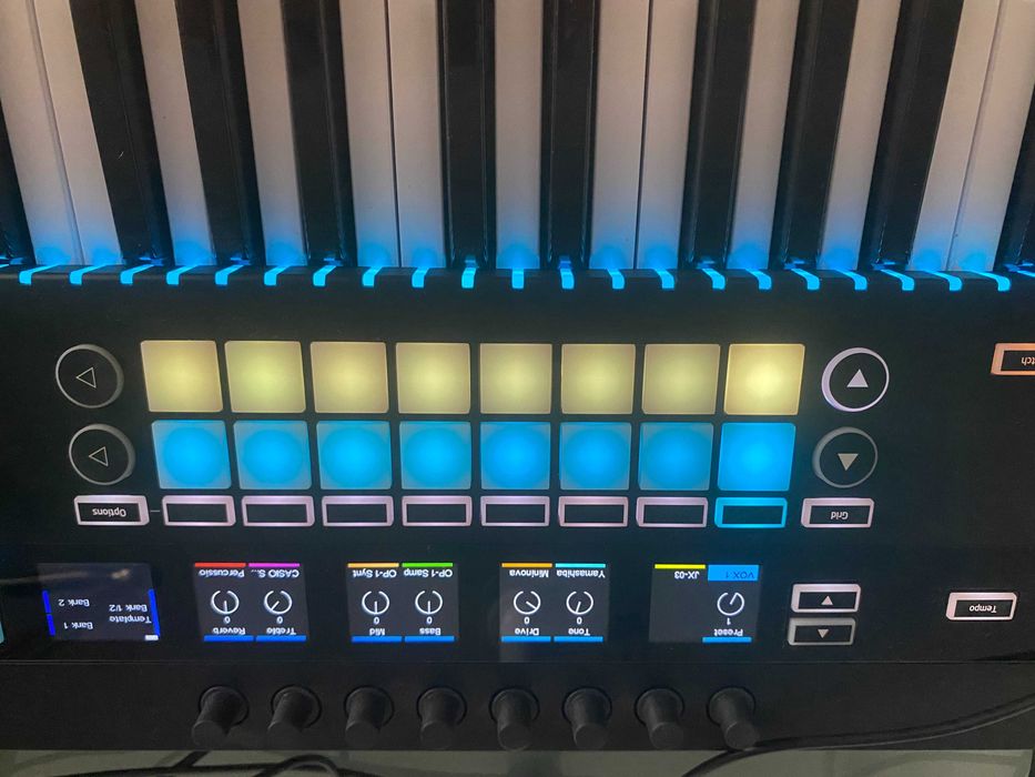 Novation 49SL MkIII — Teclado controlador MIDI com sequenciador