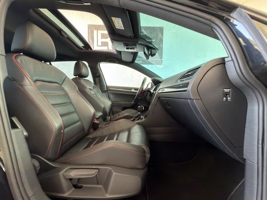 VW Golf 7.5 GTI DSG - Desde 375€ Mês