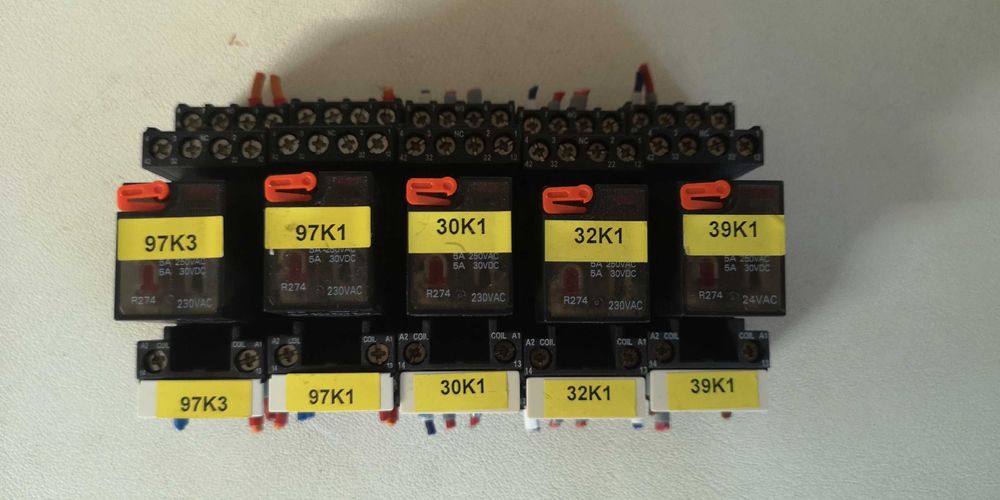 Przekaźnik na szynę 4 styki 5A 230VAC