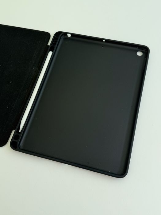 Apple iPad 5.ª Geração 32GB Wi-Fi Space Gray + Capa