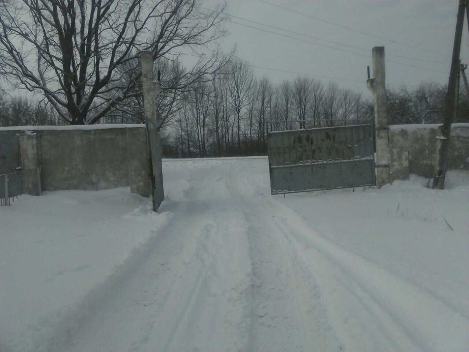 Ярмолинці Виробничі приміщення 1300 кв м з земельною  ділянкою 1,750га