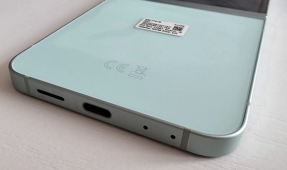 Samsung Galaxy Z Flip 6️⃣ 5️⃣G 1️⃣2️⃣/5️⃣1️⃣2️⃣ GB