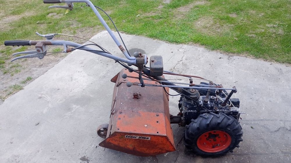 HAKO Labor Glebogryzarka Dzik Traktorek