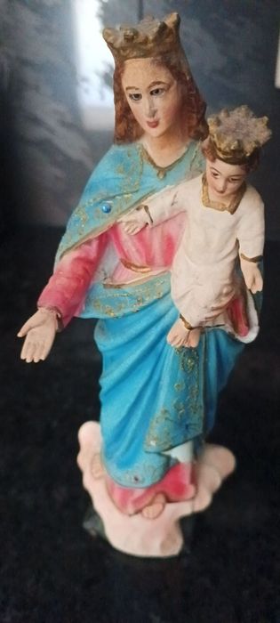 Figuras de santos em terracota