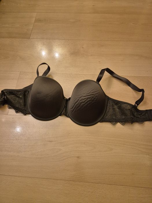 Biustonosz Passionata 75E