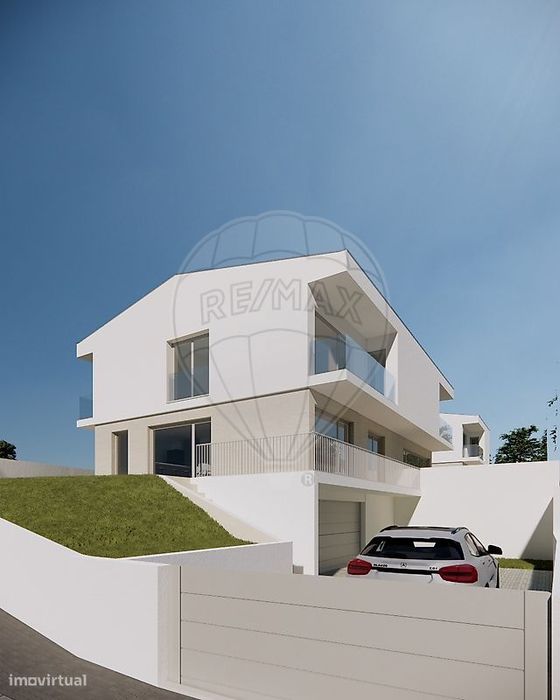 Moradia T4 para venda