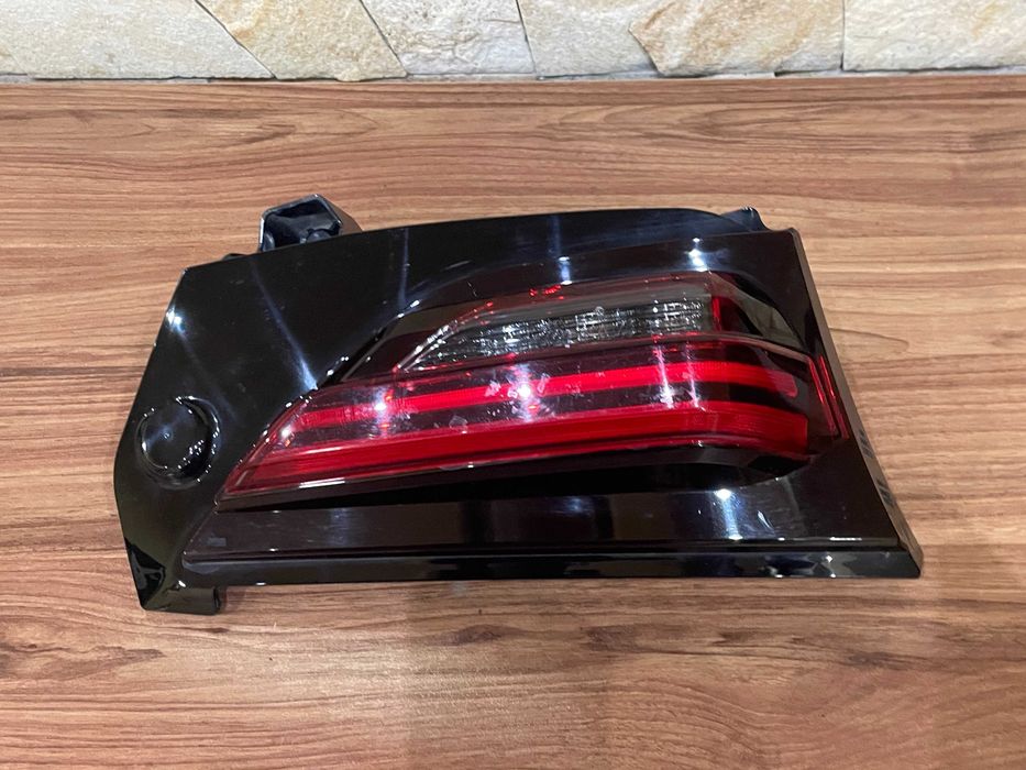 Задні ліхтарі фонарь Mazda MX-30 MX30