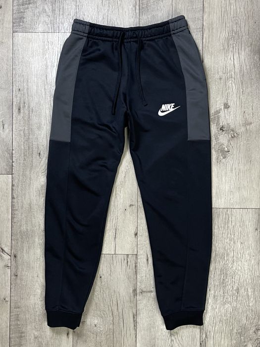 Nike штаны М размер спортивные черные на манжетах