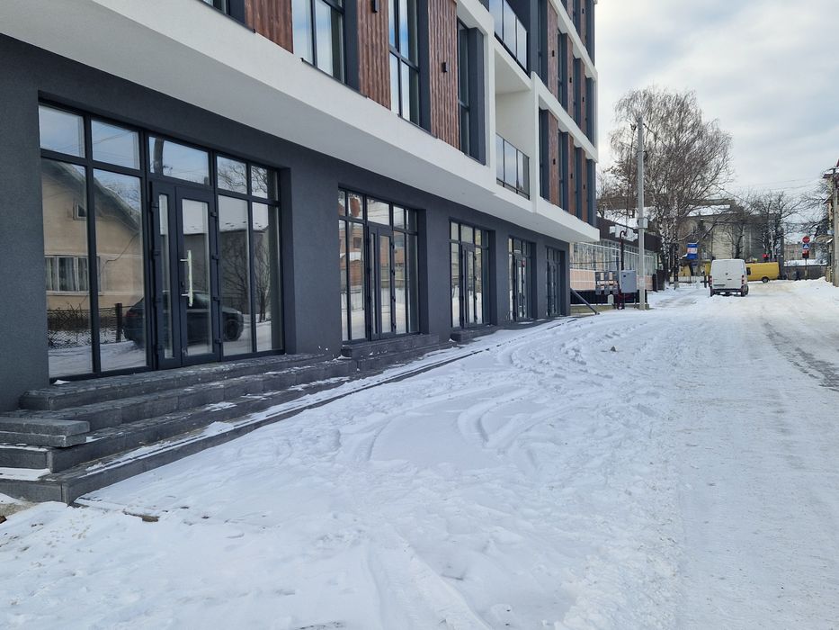 Продаж комерційних приміщень в новобудові в м.Снятин