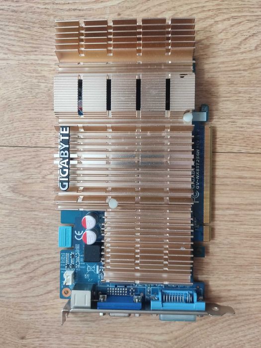 Retro PC Intel Core Duo + płyta Gigabyte + 2GB RAM OCZ Platinum + Maxtor 40GB + Nagrywarka ASUS