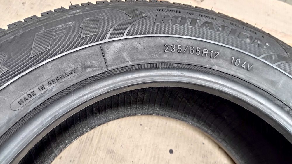 Шини 235/65R17. Goodyear. Всесезонні. Німеччина