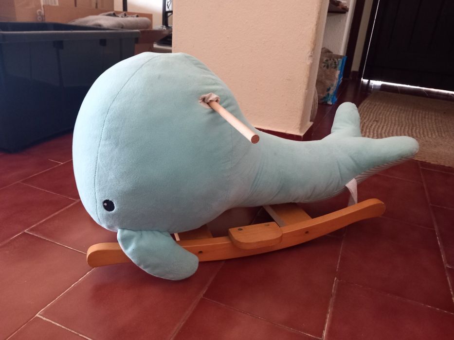 Baloiço de criança em formato baleia