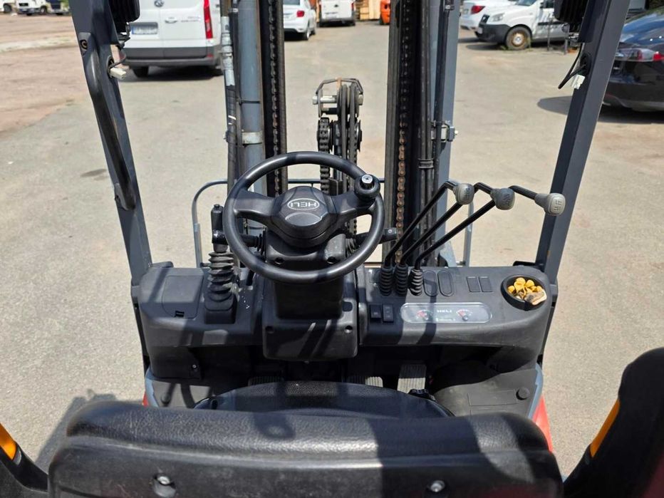 Навантажувач вилковий HELI CPQYD25RC1H газ, в/п 2,5т, мачта 4,7 м