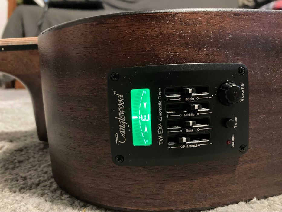 Guitarra Eletroacústica Tanglewood TWCR-OE NOVA E COM ACESSÓRIOS