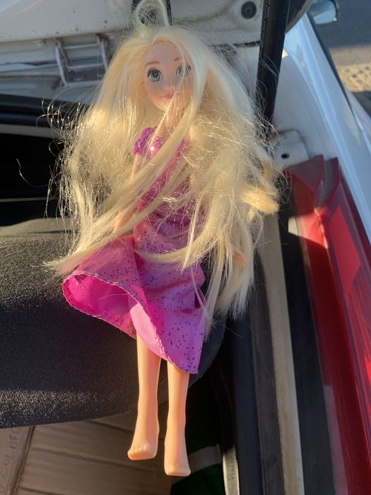 Boneca Rapunzel sem sapatos