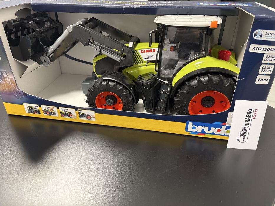BRUDER zabawka Ciągnik Claas Axion 950 z ładow.czoł. - 03013