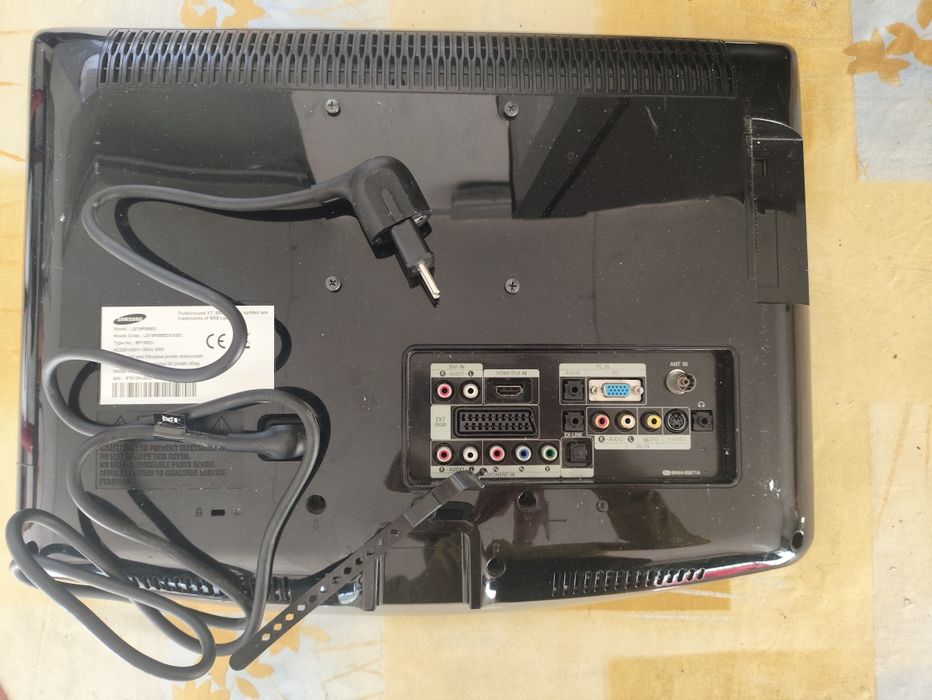 Samsung Monitor with some signs of use without the base64584622446338123