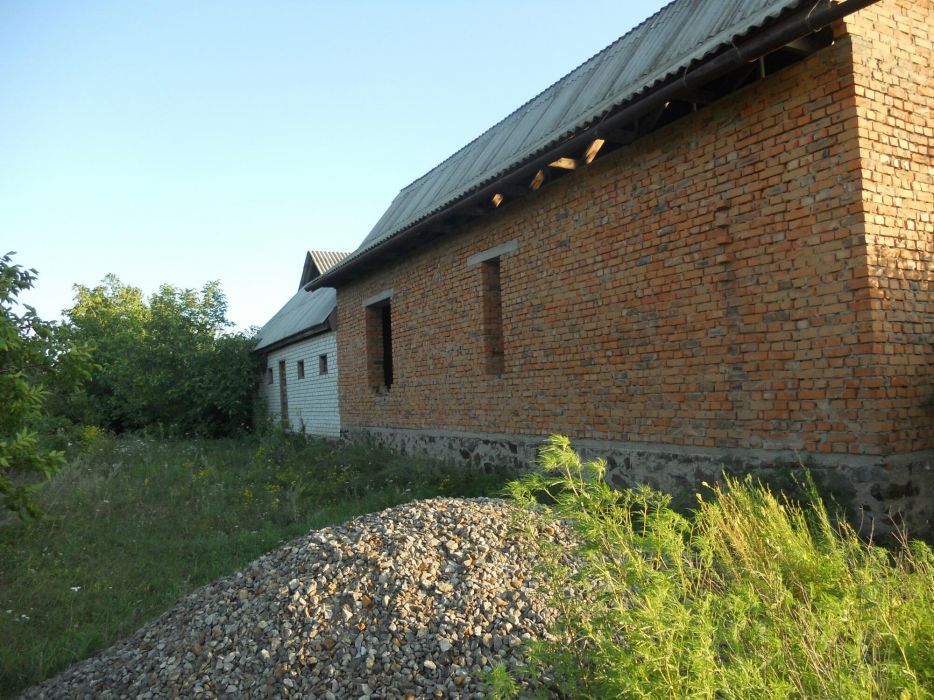 Продам недобудований будинок