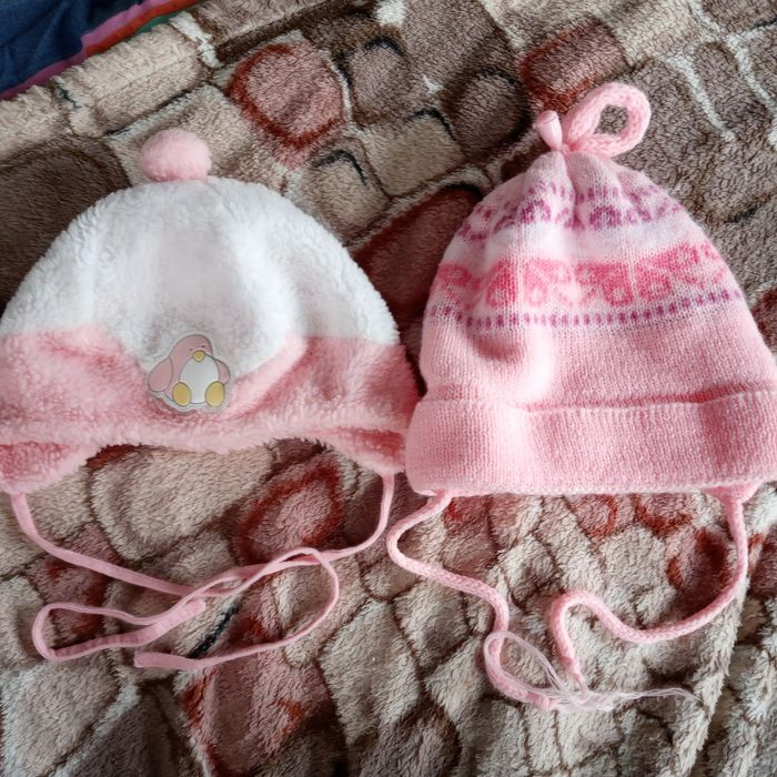 Шапочки для дівчинки 44 см демісезонні