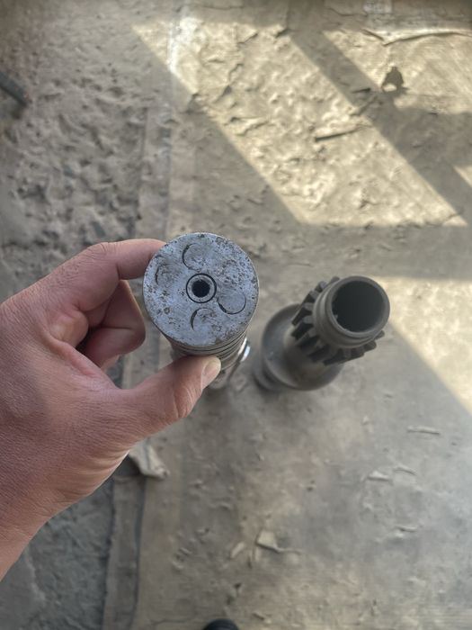 Вали КПП Т-150 Вал главного щеплення Вал вторинний