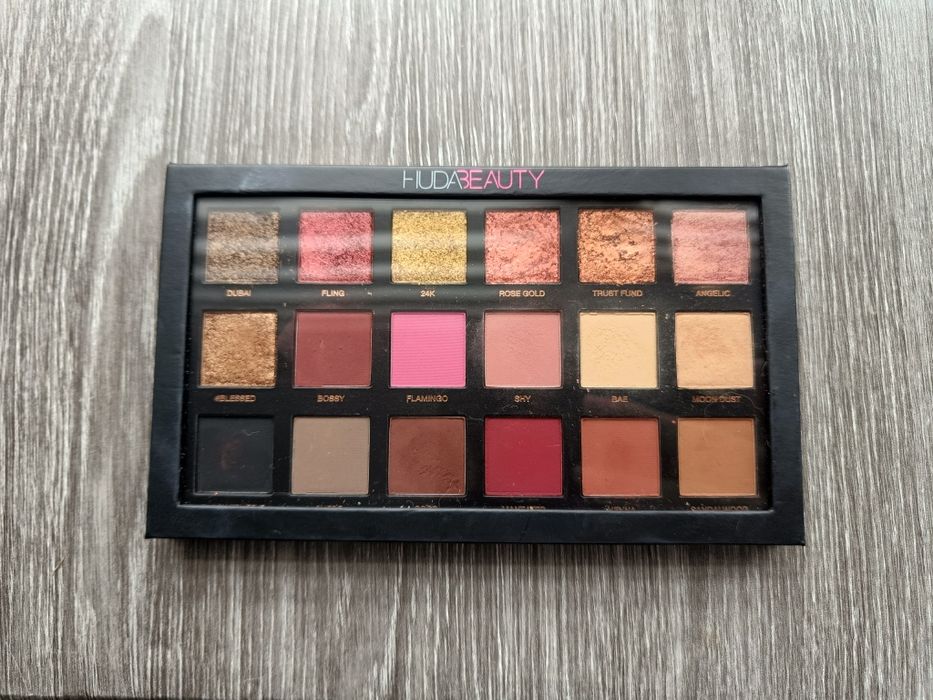 Huda Beauty Rose Gold Edition paleta cieni