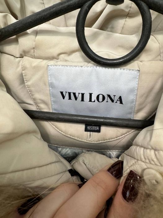 Куртка жіноча розмір М