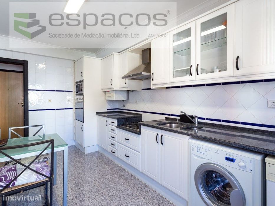 Apartamento T2 com Varanda e arrecadação, Centro Queluz