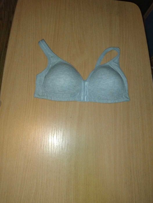 Biustonosz zapinany od przodu