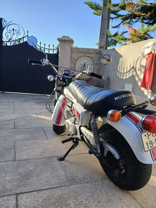 Suzuki RV90 como nova