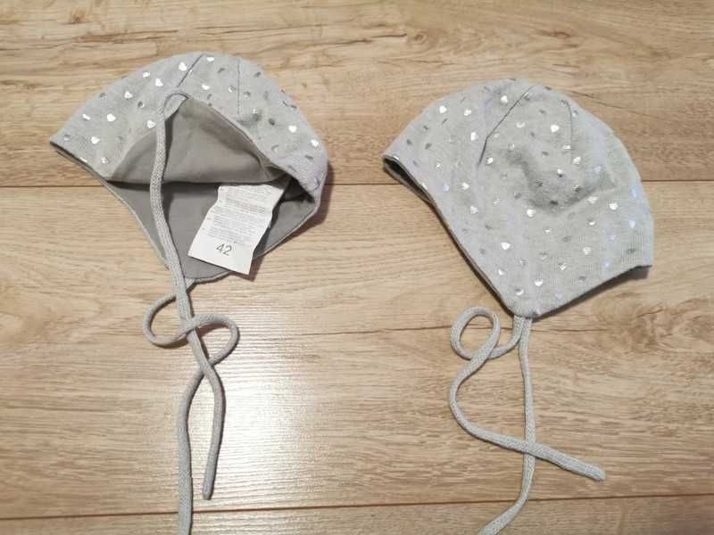 Czapki dla bliźniaczek wiązane wiosenne