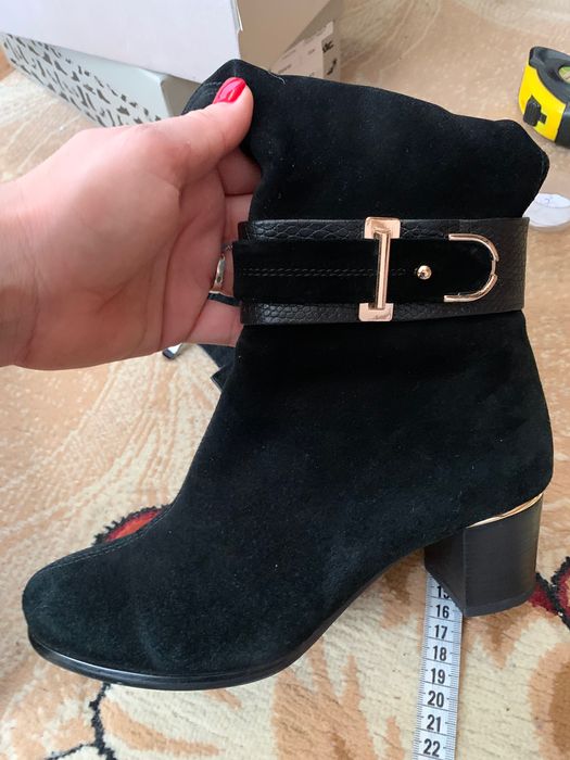 Чоботи жіночі зимові замшеві.