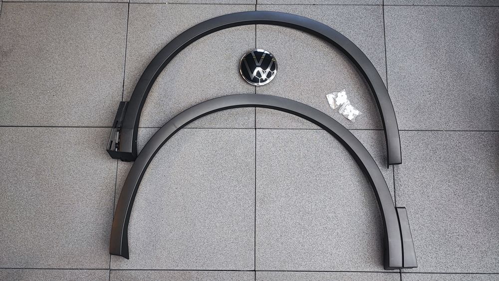 Накладка решітки бампера R-line VW Tiguan 22 23 24 Allspace молдінг