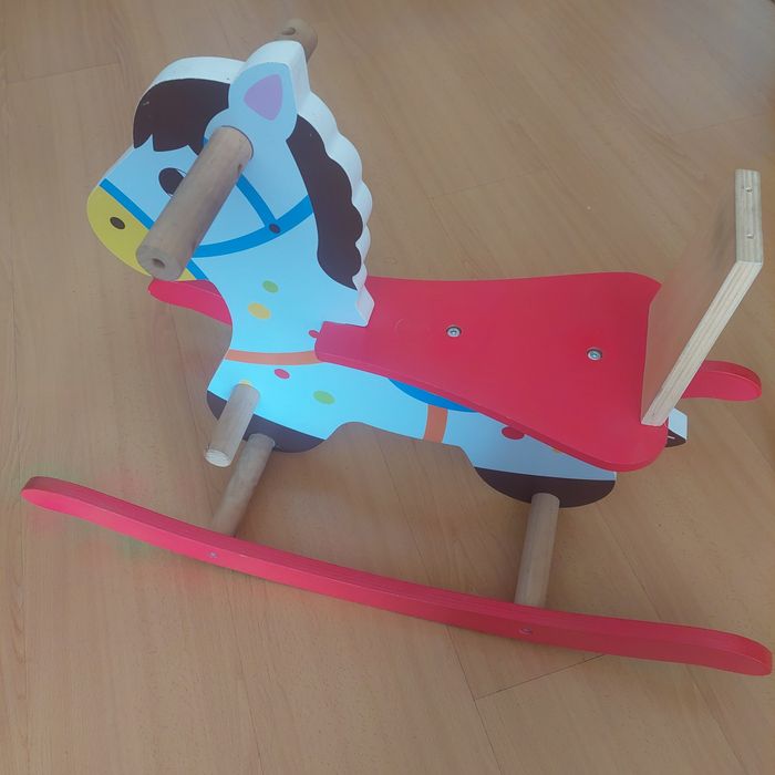 Cavalinho de baloiço em madeira