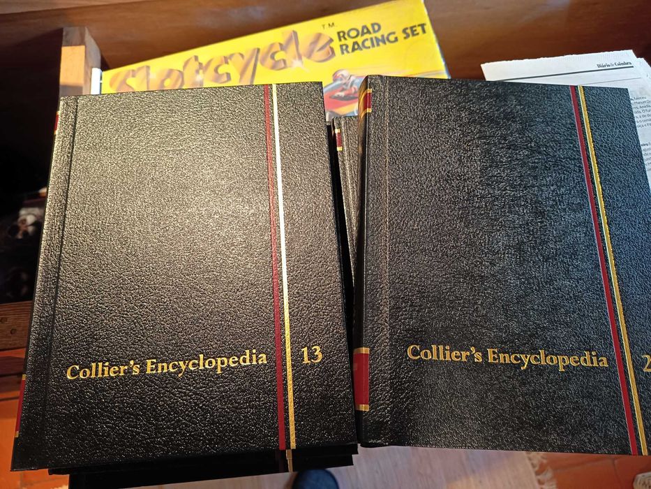 Coleção Completa Collier's Encyclopedia+Dicionários+Anuários-Impecável