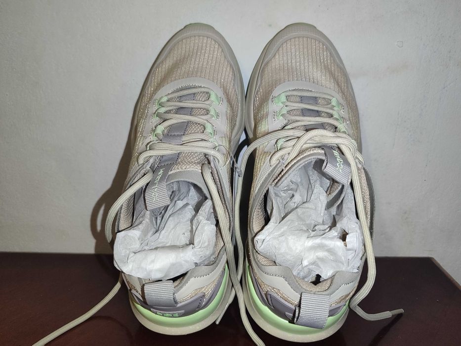 Продам нові кросівки XX LARUM (37 розмір)