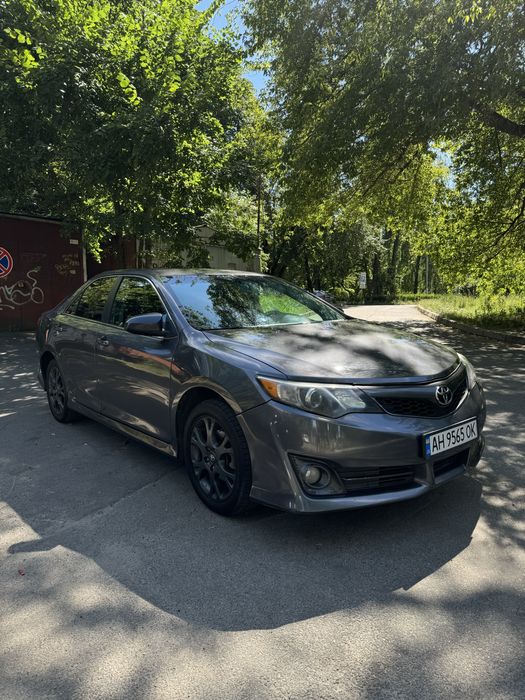 Продам Toyota Camry 2.5 2014 год