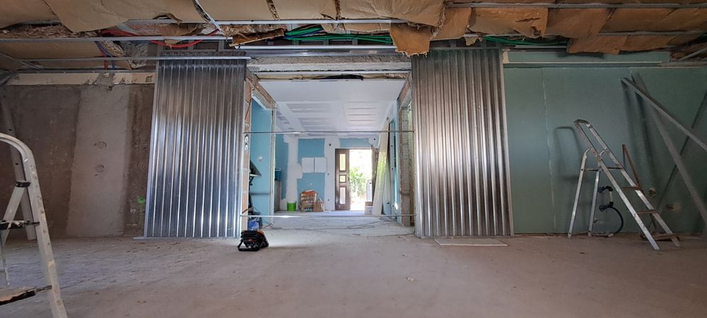 Pladur(drywall), tetos, pintura, chão flutuante.  Parquet, vinil