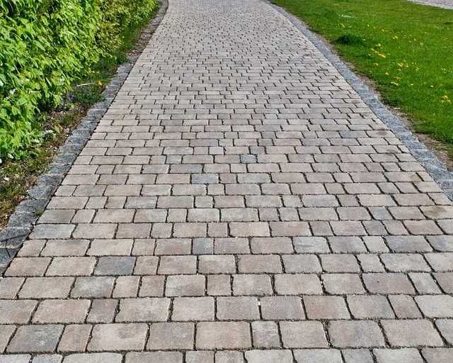 Kompleksowe układanie kostki brukowej