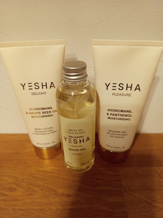 Yesha zestaw kosmetyków balsam + olejek do kąpieli+ żel pod prysznic