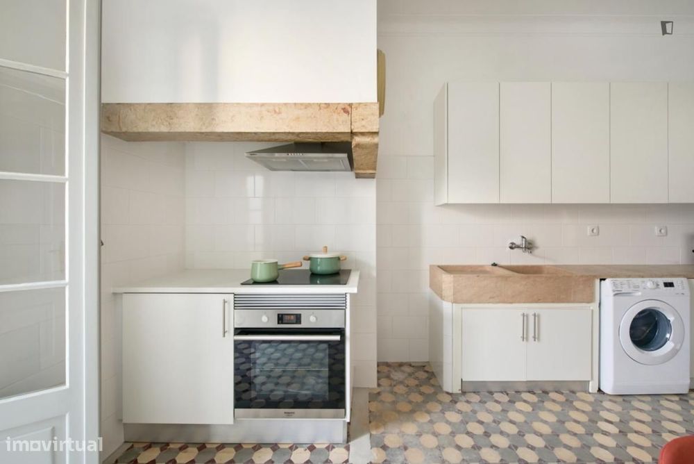 Quarto - localizado em Alameda Lisbon