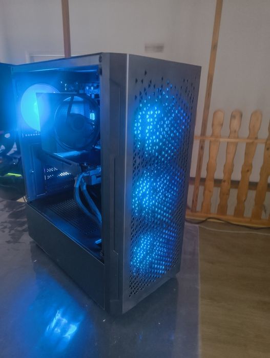 Budżetowy PC do gier / RX 470 / 16GB / SSD / CS2 Fortnite GTA V