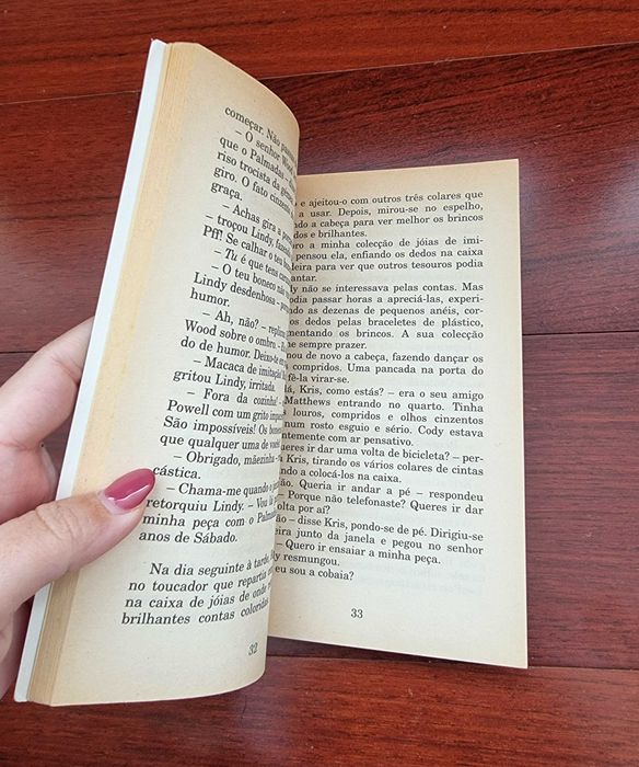 Livro "Arrepios - A Noite do Boneco Vivo" Vol. 7 de R. L. Stine