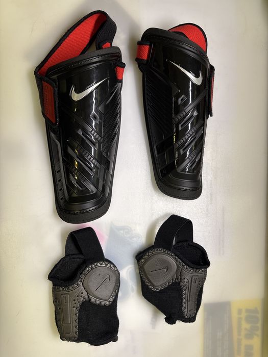 Ochraniacze pilkarskie nike protegga shield
