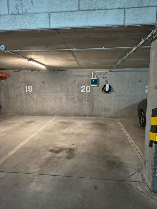 Miejsce  postojowe w hali garażowej gumieńce- Kazimierska