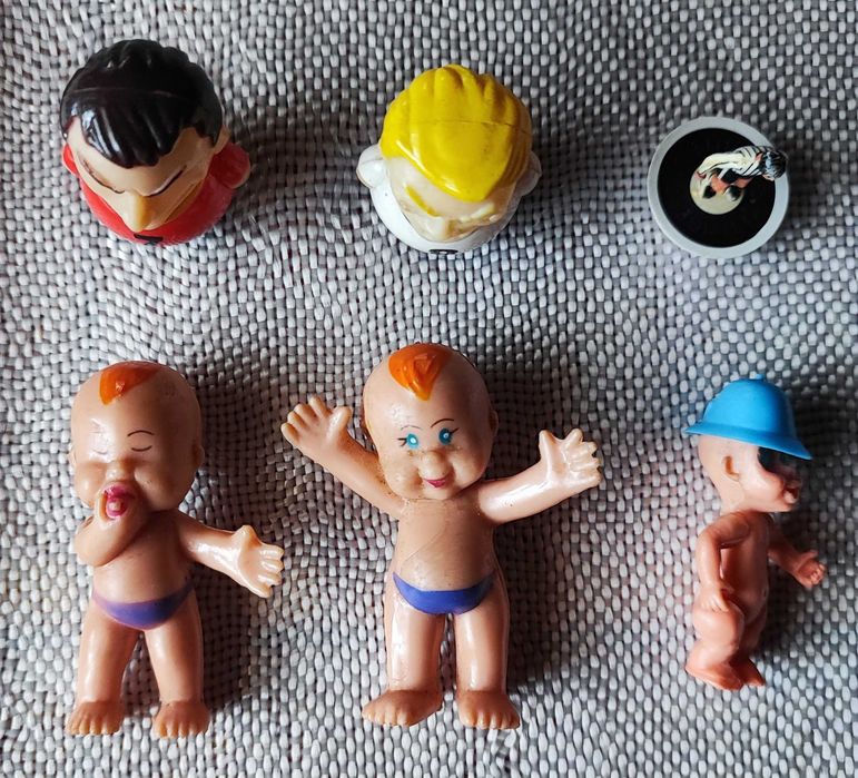 Lote de bonecos miniaturas - bebes, futebol