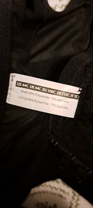 Czarny biustonosz zapinany z przodu zabudowany 100C 100 C