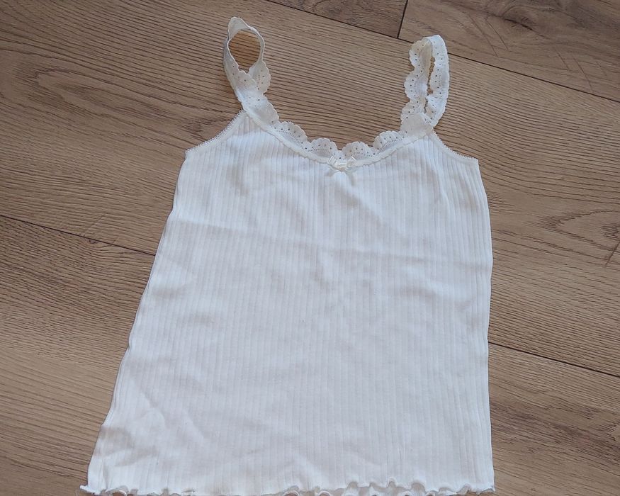Podkoszulek biały na ramiączkach