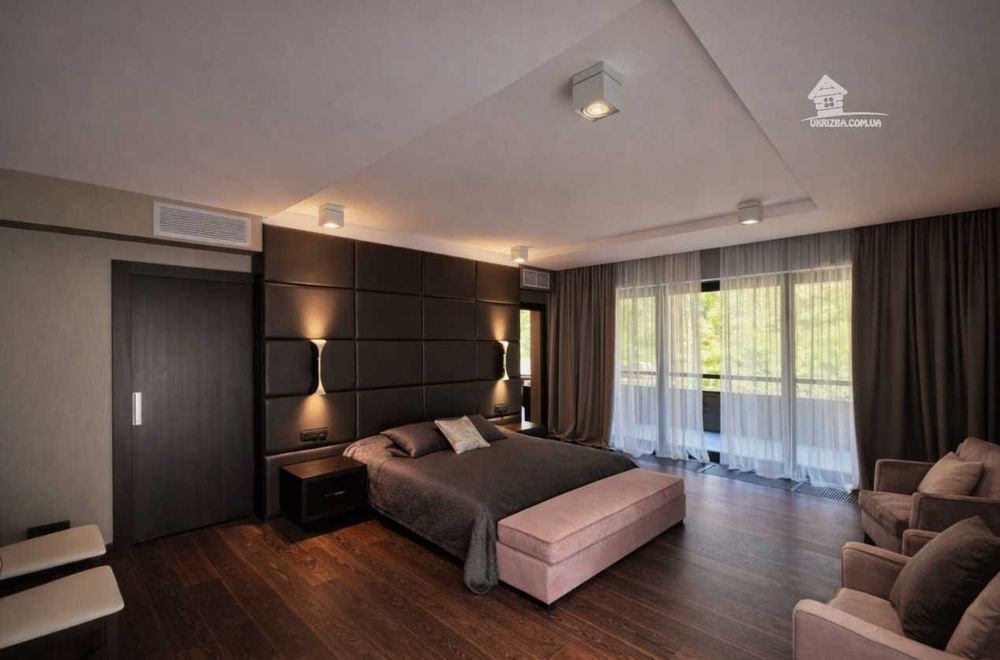 Новий будинок VIP-рівень. High-tech. Кінотеатр, сауна. До 20 осіб.