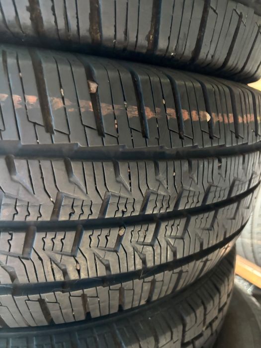Pneus 225/70/15 semi novos