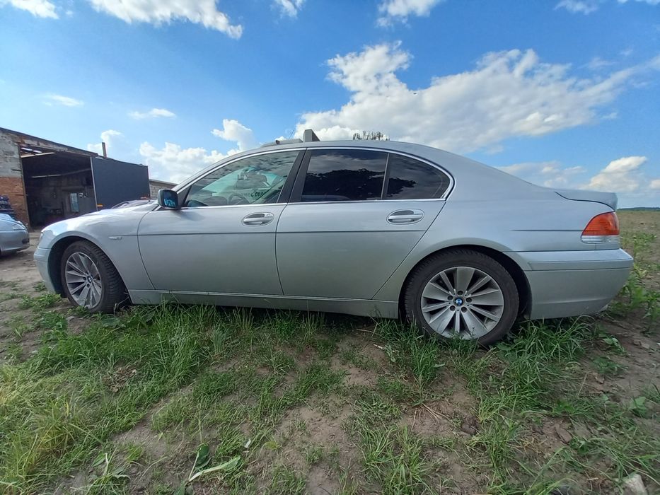 Bmw 7 z lpg  E65 Cena najniższa 7-ki z ogłoszeń.